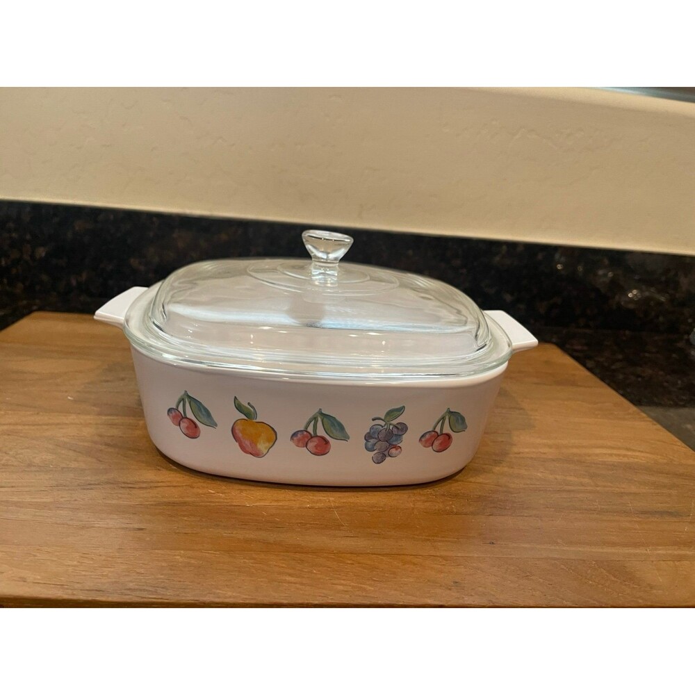 Corning Ware Fruit Basket 2 Liter Covered Casserole